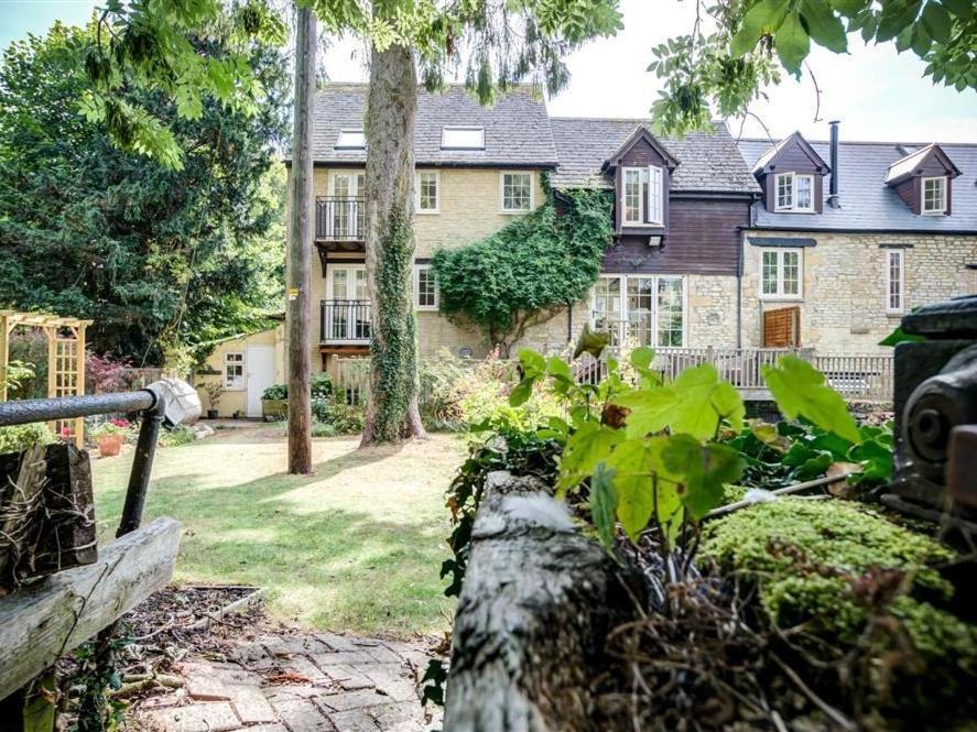 Lime Tree Villa Бърфорд Екстериор снимка